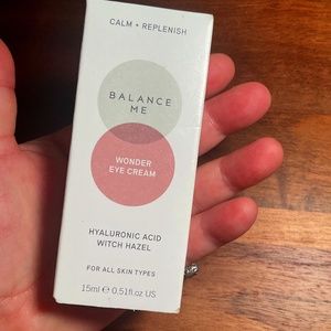 Balance me calming replenish wonder eye creme